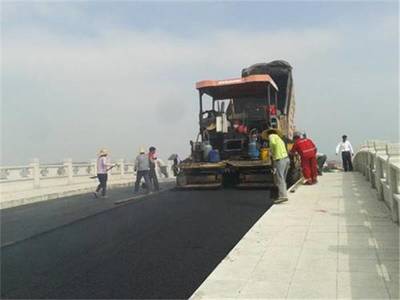 辉煌建设 市政工程的视觉档案与时代见证